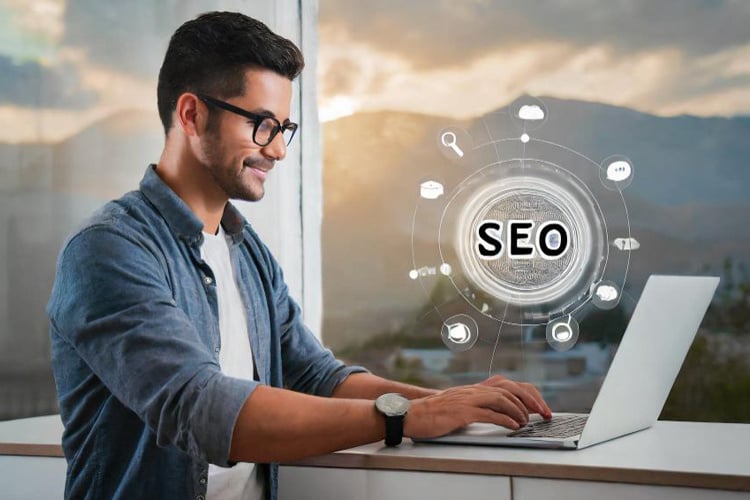 Experto de agencia SEO elaborado plan para empresa